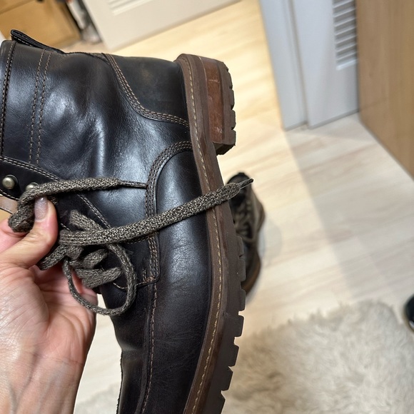 Used - Picture 2 of 4